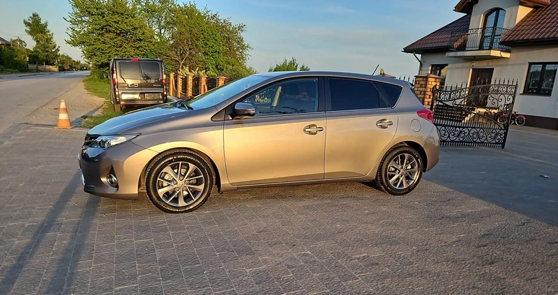 Toyota Auris cena 34900 przebieg: 225000, rok produkcji 2013 z Libiąż małe 232